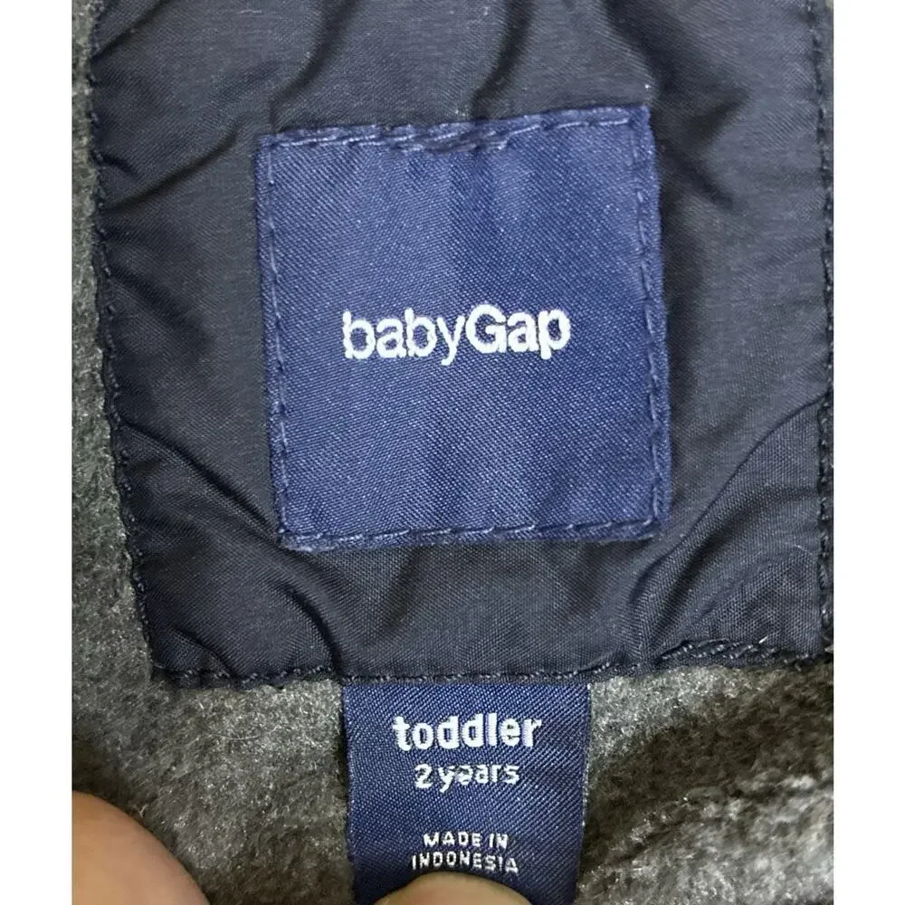 BABY GAP PUFFER VEST. Unisex. Striped Lining. Side Zip Pockets. Size 2 years